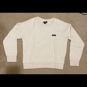 Patagonia Women’s crewneck sweatshirt